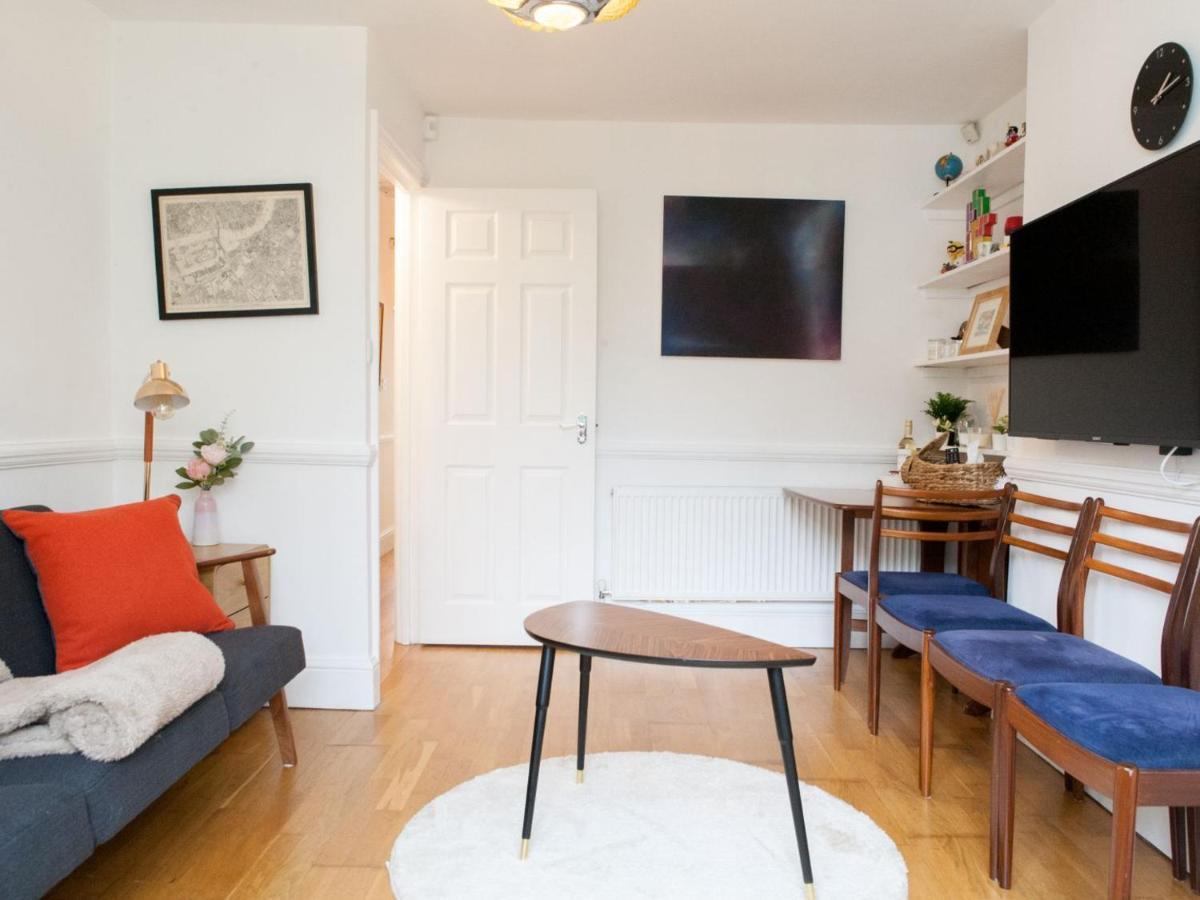 Pass The Keys Garden Apartment In Stockwell 런던 외부 사진
