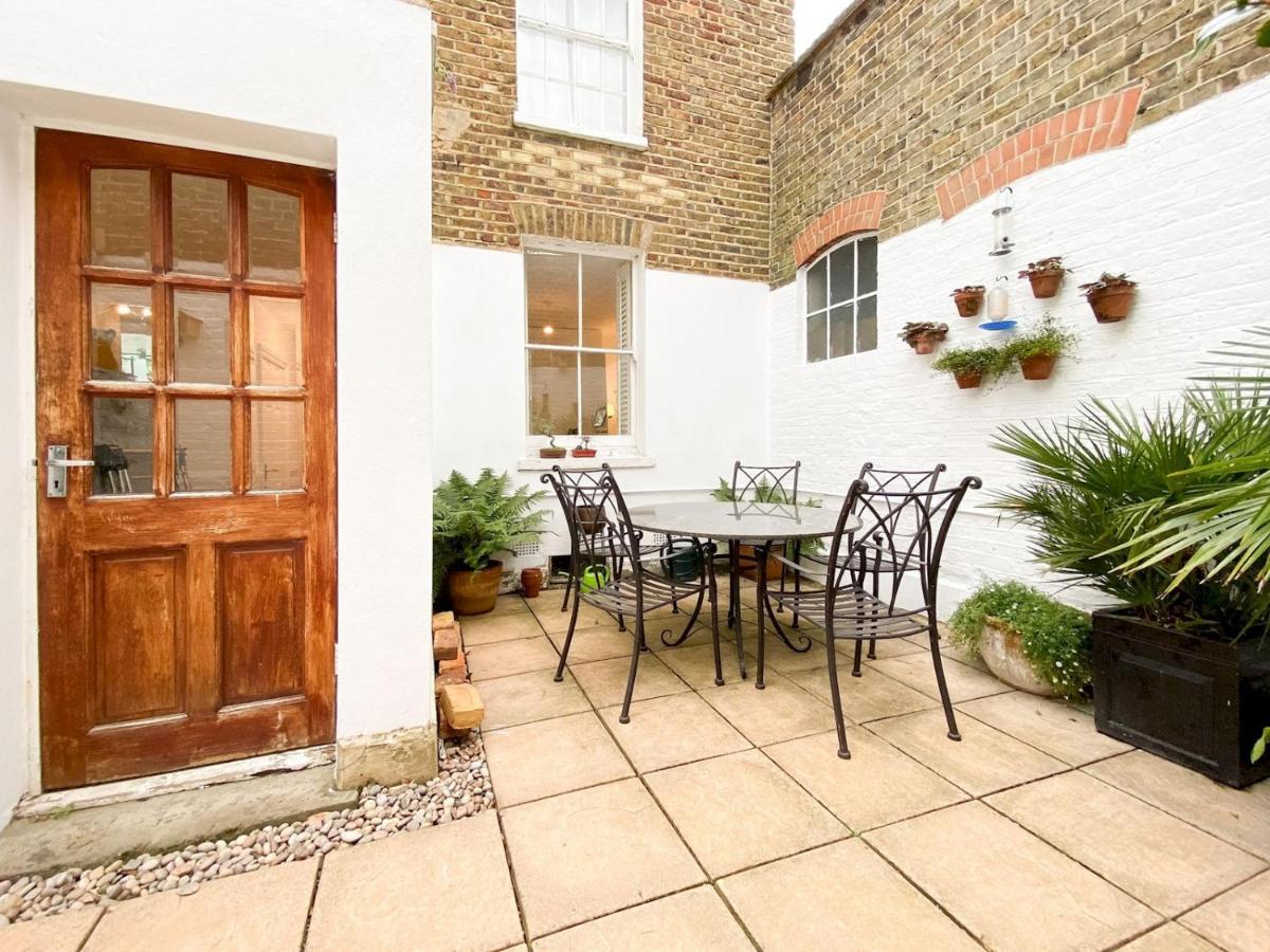 Pass The Keys Garden Apartment In Stockwell 런던 외부 사진