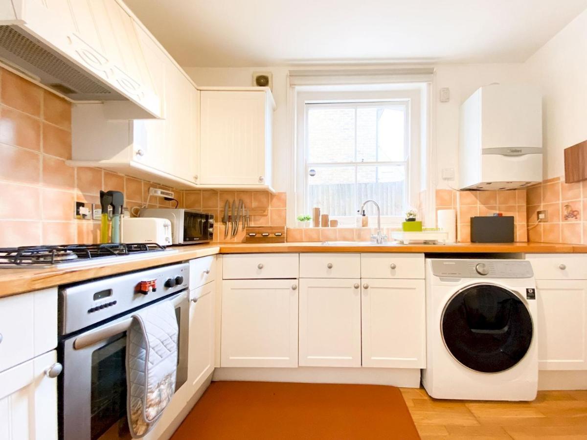 Pass The Keys Garden Apartment In Stockwell 런던 외부 사진