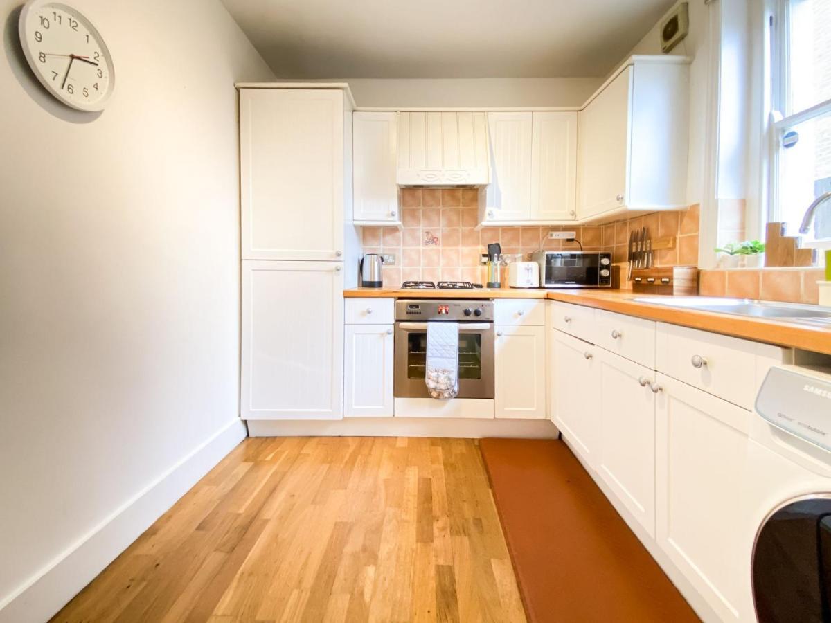 Pass The Keys Garden Apartment In Stockwell 런던 외부 사진