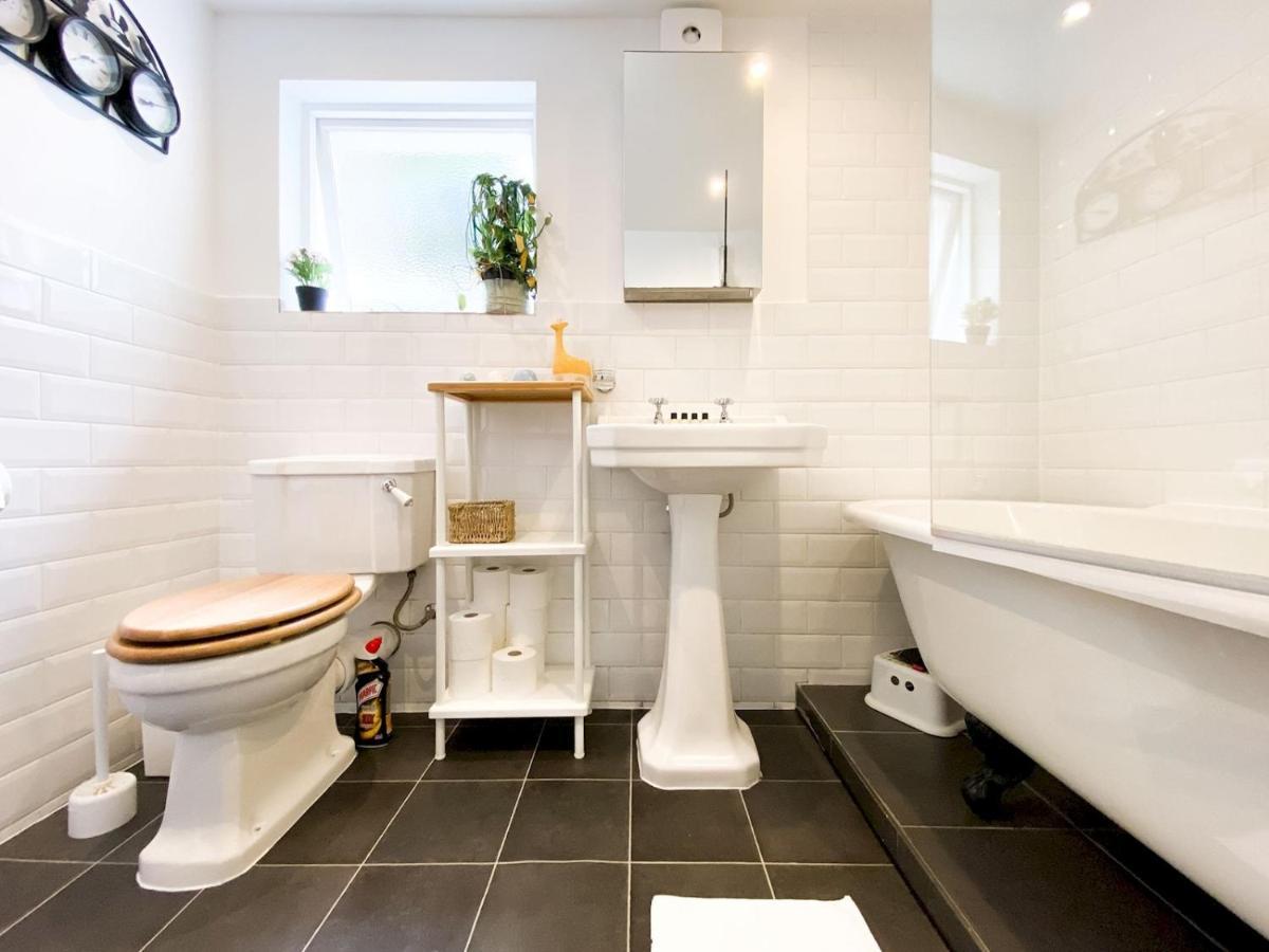 Pass The Keys Garden Apartment In Stockwell 런던 외부 사진