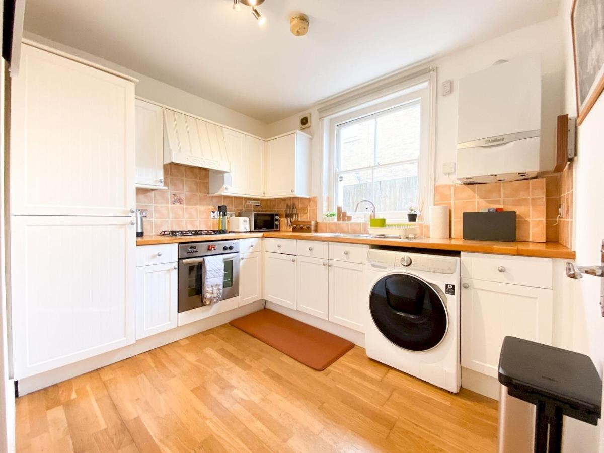 Pass The Keys Garden Apartment In Stockwell 런던 외부 사진