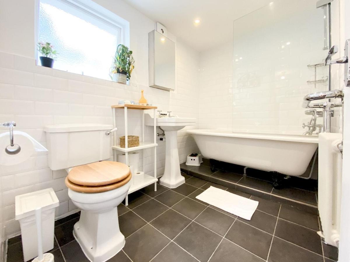 Pass The Keys Garden Apartment In Stockwell 런던 외부 사진