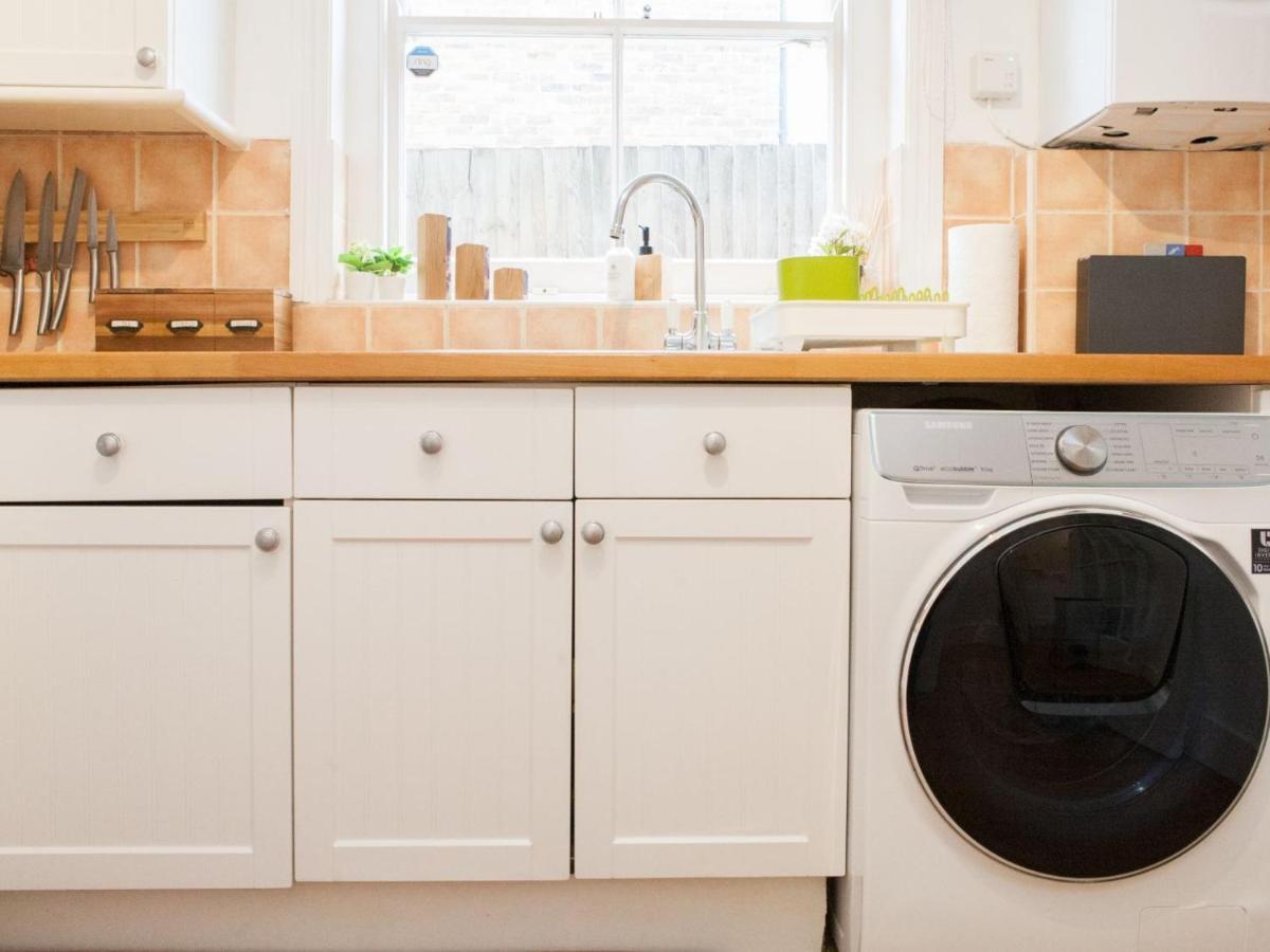 Pass The Keys Garden Apartment In Stockwell 런던 외부 사진
