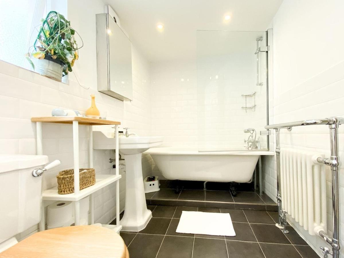 Pass The Keys Garden Apartment In Stockwell 런던 외부 사진